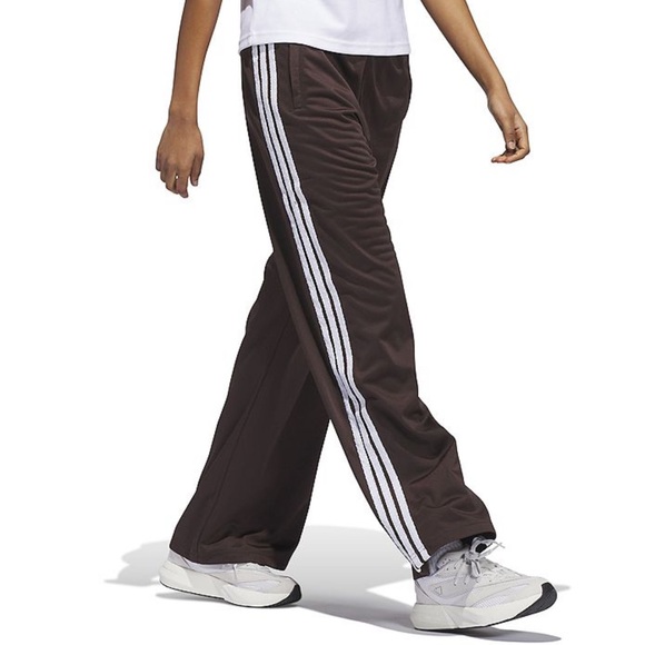 adidas Pants - NWT Women's Adidas Yoga Essentials Cuffed Shadow Brown Jogger Pants XL